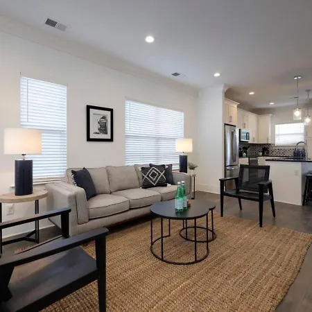 Two Gorgeous Homes Twenty Guests Amazing Location